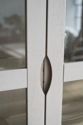 Filippa vitrin 2D 1L vitpigmenterad ek#6