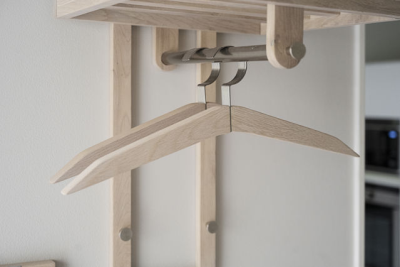 Confetti galge vitpigmenterad ek med metall#2