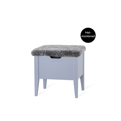 Klinte bänk 45 cm grålack med äkta fårskinn