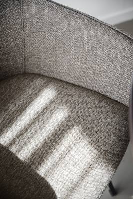 Alison karmstol mörkbeige tyg/svarta metallben snurr#5