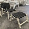 Santika relaxfåtölj med pall grålaserad teak/svart
